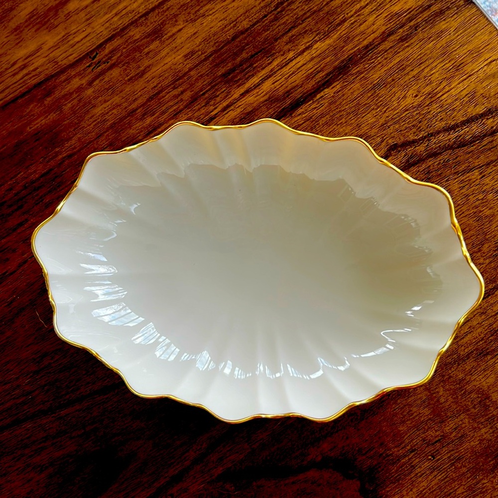 Lenox China
Symphony 
Scalloped Edged Oval Footed Serving Bowl Vintage